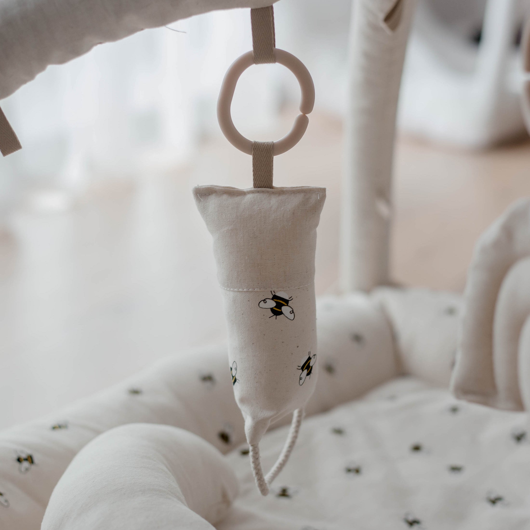 Hanging Jingle Column Toys