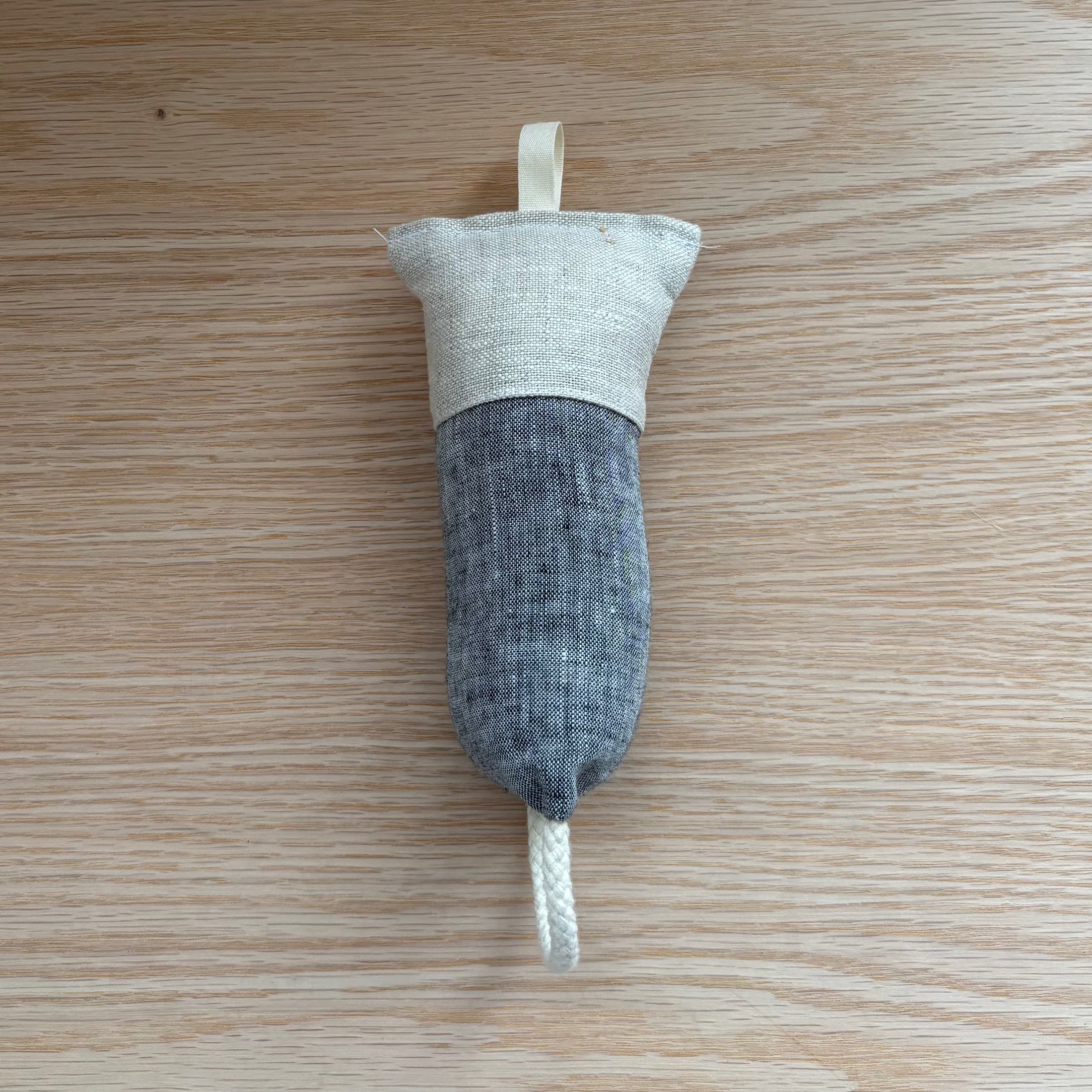 Hanging Jingle Column Toys