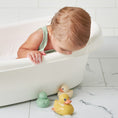 Load image into Gallery viewer, Itzy Bath Toy Set | Ducky Family
